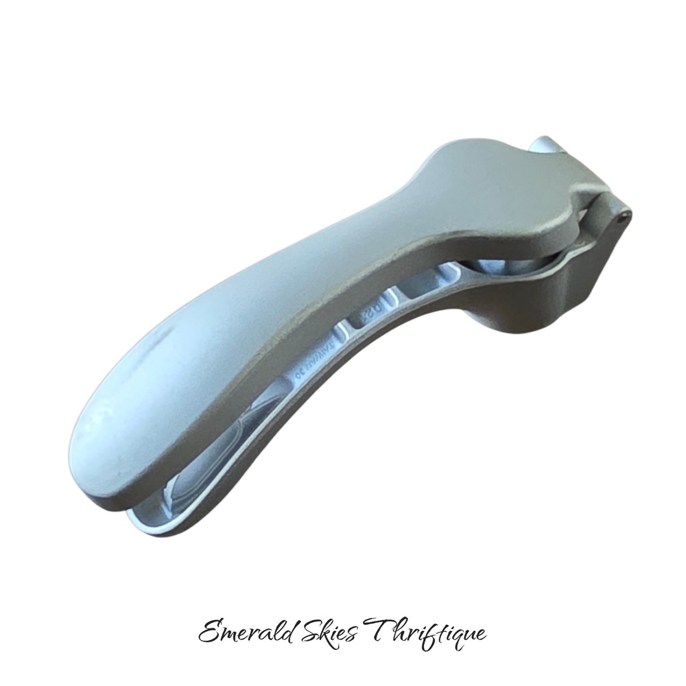 Pampered Chef Garlic Press 2575 Aluminum NO CLEANING Tool free ship